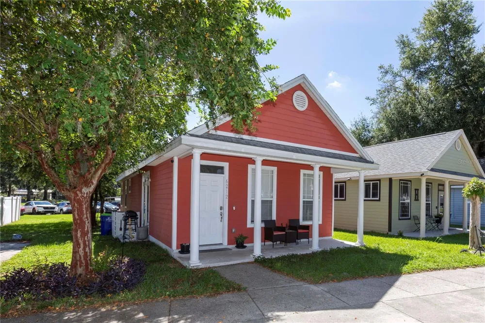 6212 MOOREFIELD LANE Zephyrhills, FL 33542