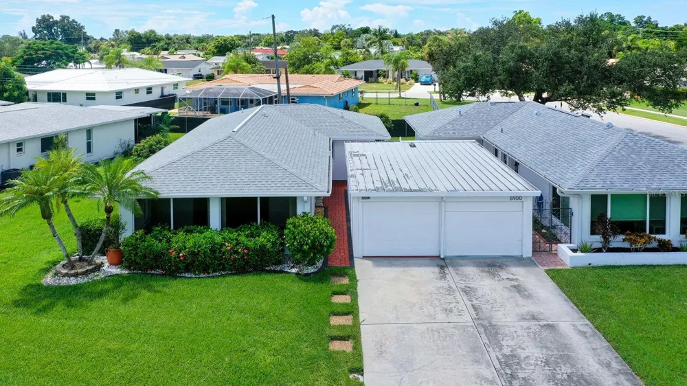 6906 CURTISS AVENUE #132 Sarasota, FL 34231
