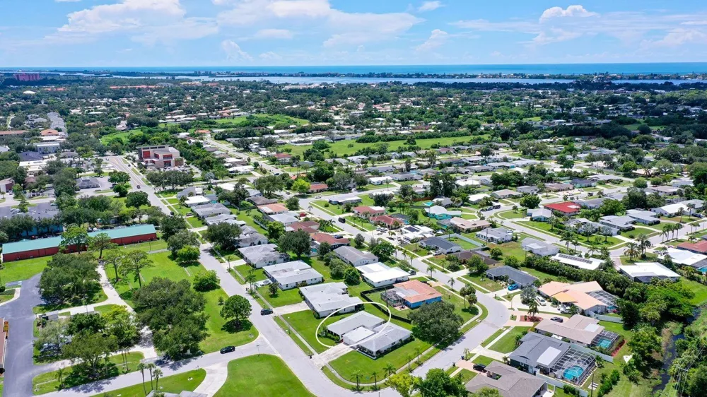 6906 CURTISS AVENUE #132 Sarasota, FL 34231
