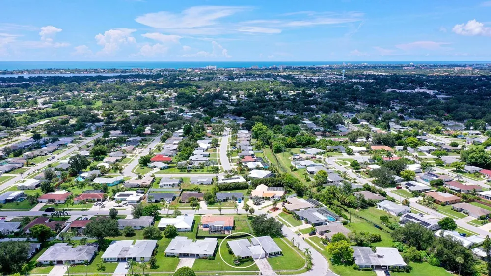 6906 CURTISS AVENUE #132 Sarasota, FL 34231