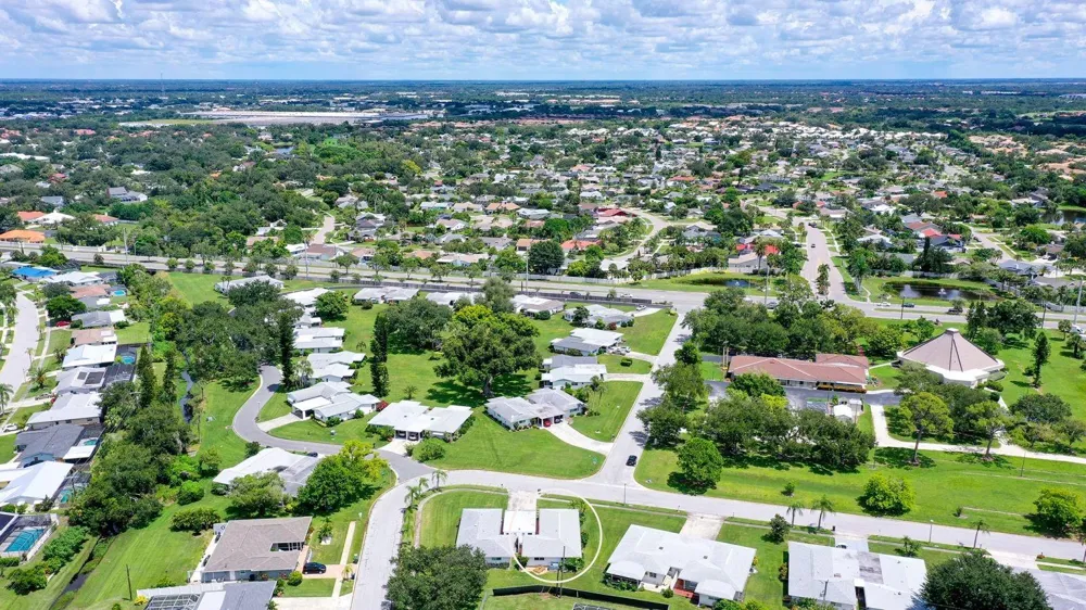 6906 CURTISS AVENUE #132 Sarasota, FL 34231