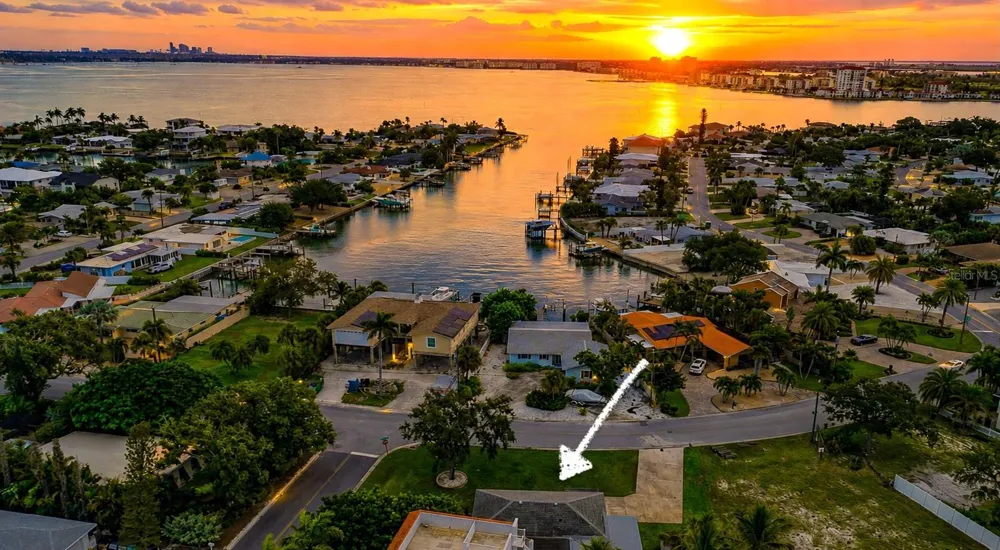 3982 POINSETTIA DRIVE St Pete Beach, FL 33706
