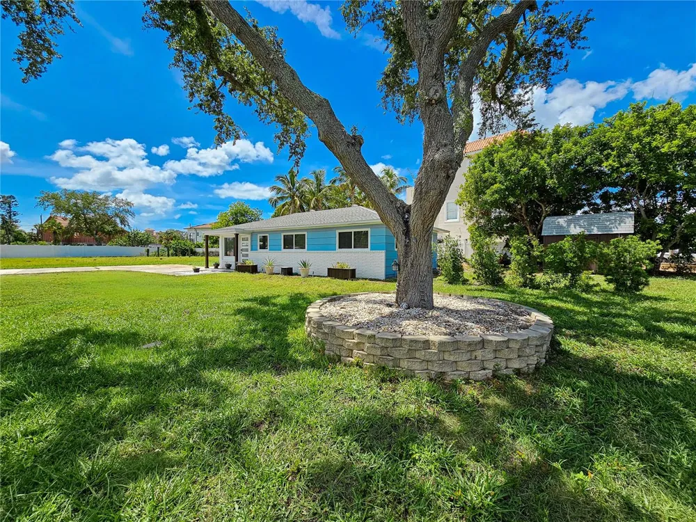 3982 POINSETTIA DRIVE St Pete Beach, FL 33706