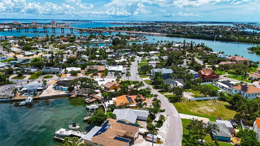 3982 POINSETTIA DRIVE St Pete Beach, FL 33706