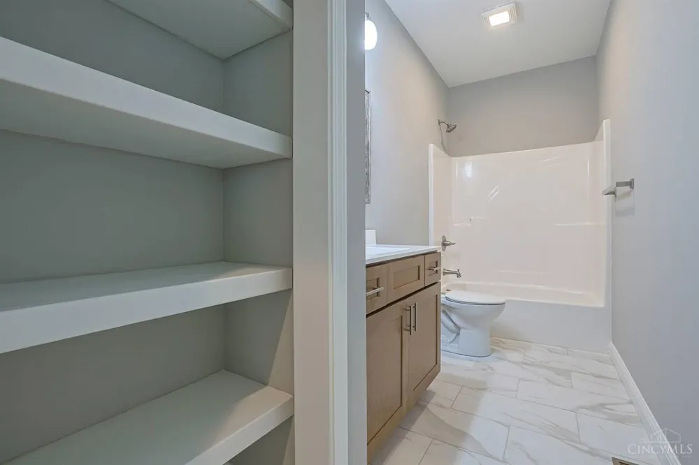 8353 Alice Way St Leon, IN 47012