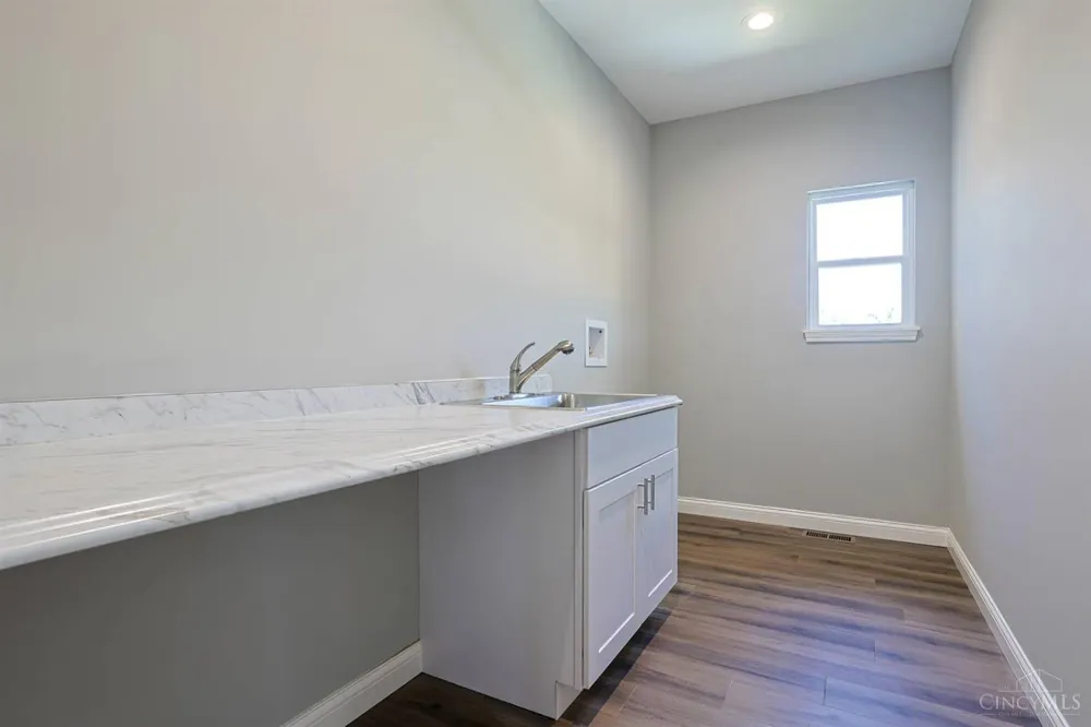 8353 Alice Way St Leon, IN 47012