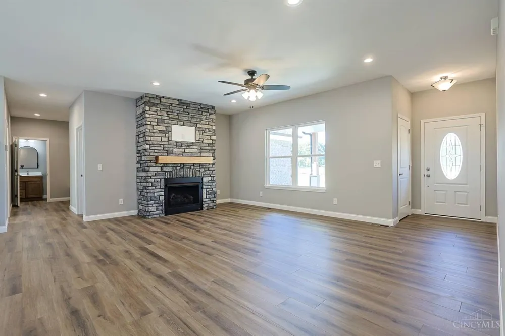 8353 Alice Way St Leon, IN 47012