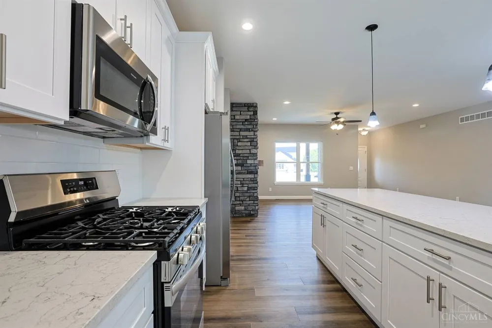 8353 Alice Way St Leon, IN 47012