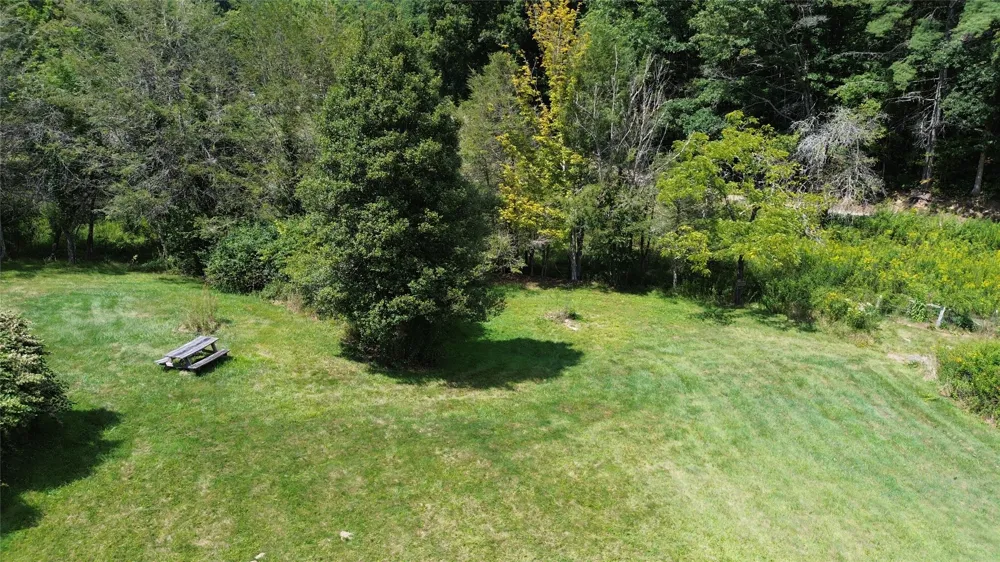 20 Triangle Road Tuckasegee, NC 28783