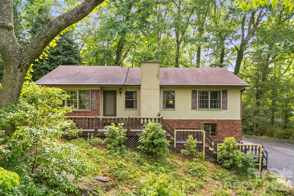 636 Goldview Drive Hendersonville, NC 28791