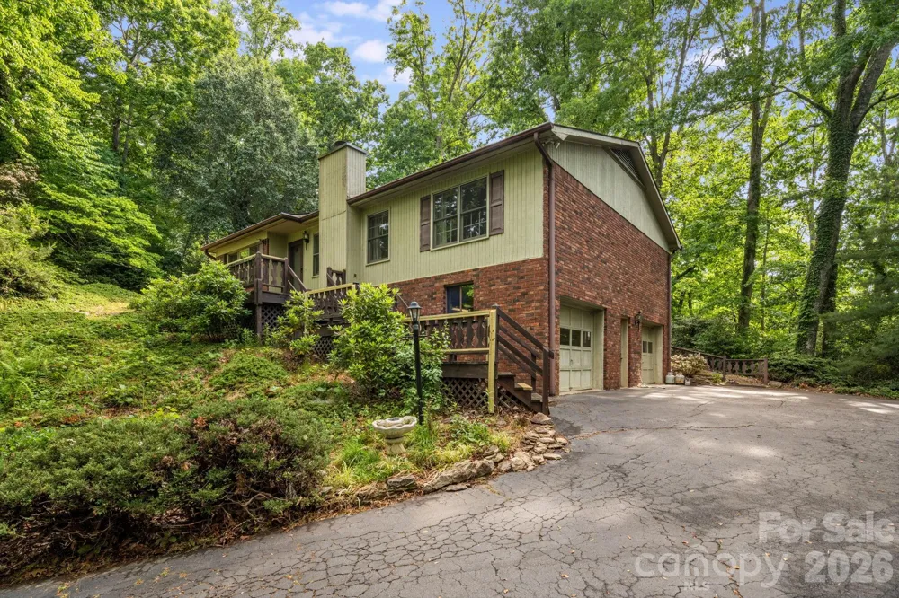 636 Goldview Drive Hendersonville, NC 28791