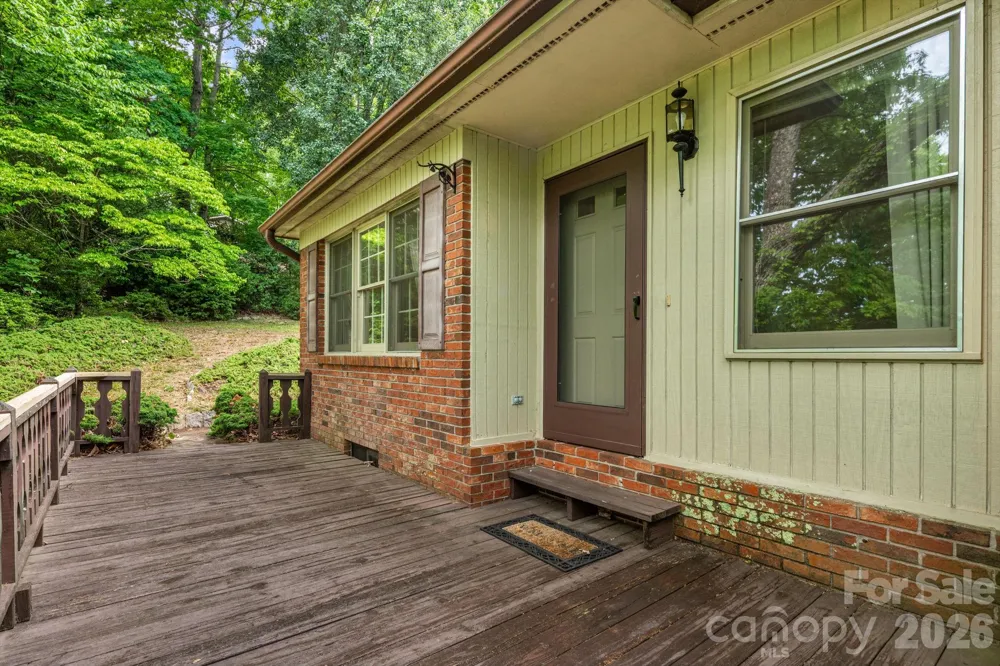 636 Goldview Drive Hendersonville, NC 28791