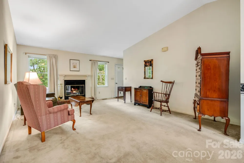 636 Goldview Drive Hendersonville, NC 28791