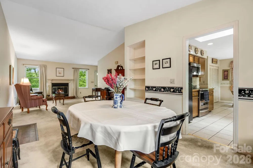 636 Goldview Drive Hendersonville, NC 28791