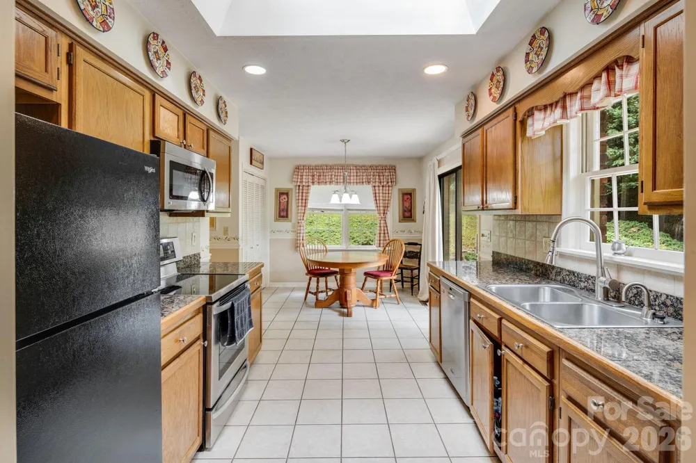 636 Goldview Drive Hendersonville, NC 28791