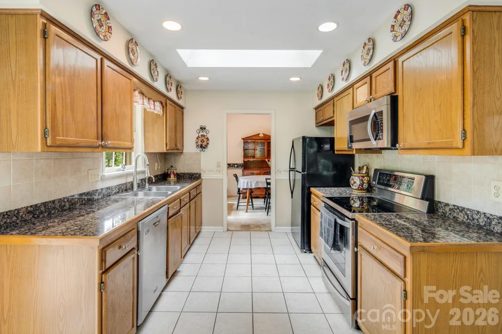 636 Goldview Drive Hendersonville, NC 28791