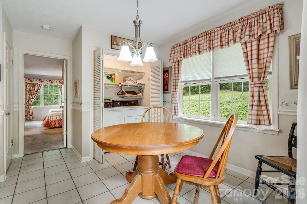 636 Goldview Drive Hendersonville, NC 28791