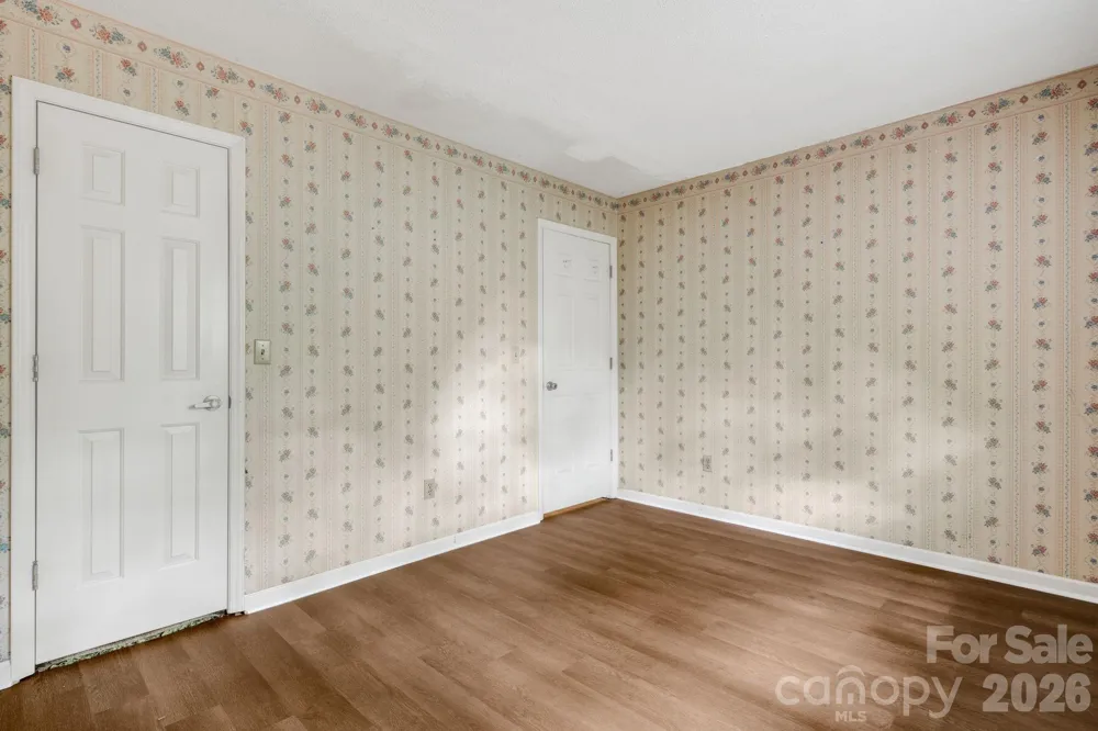 636 Goldview Drive Hendersonville, NC 28791