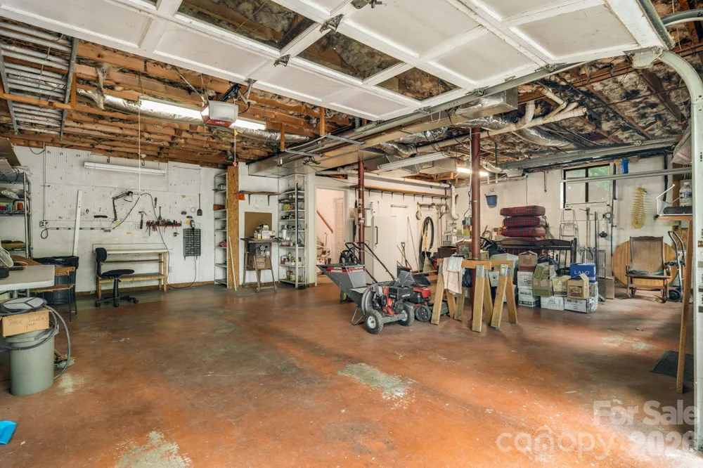 636 Goldview Drive Hendersonville, NC 28791