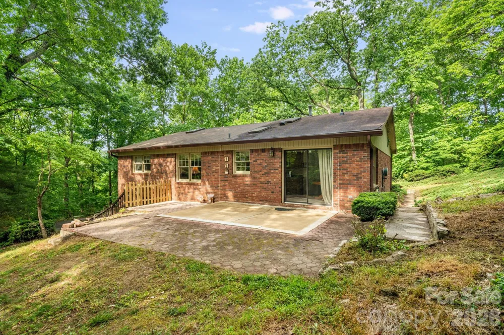 636 Goldview Drive Hendersonville, NC 28791