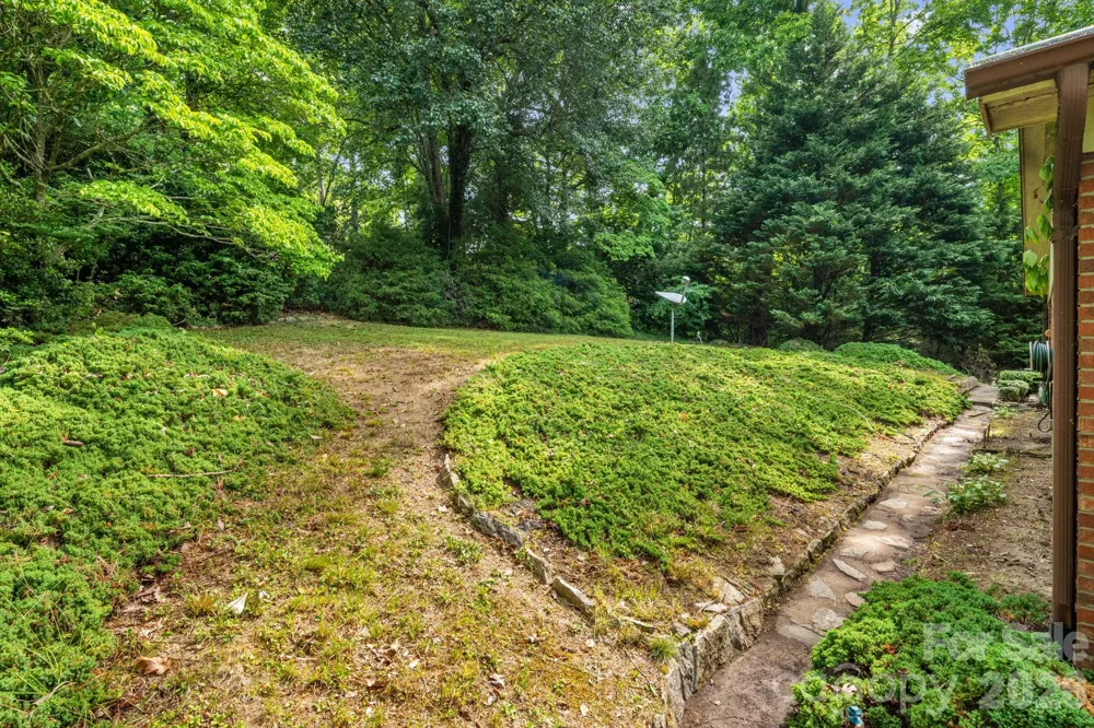 636 Goldview Drive Hendersonville, NC 28791