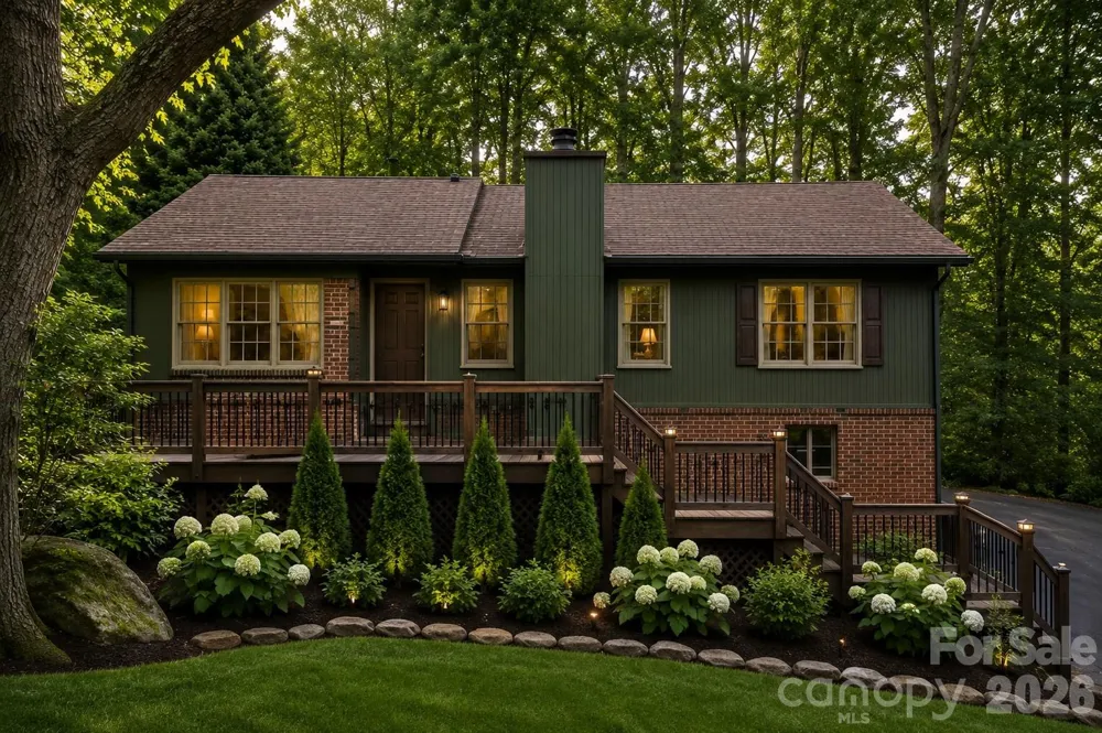 636 Goldview Drive Hendersonville, NC 28791