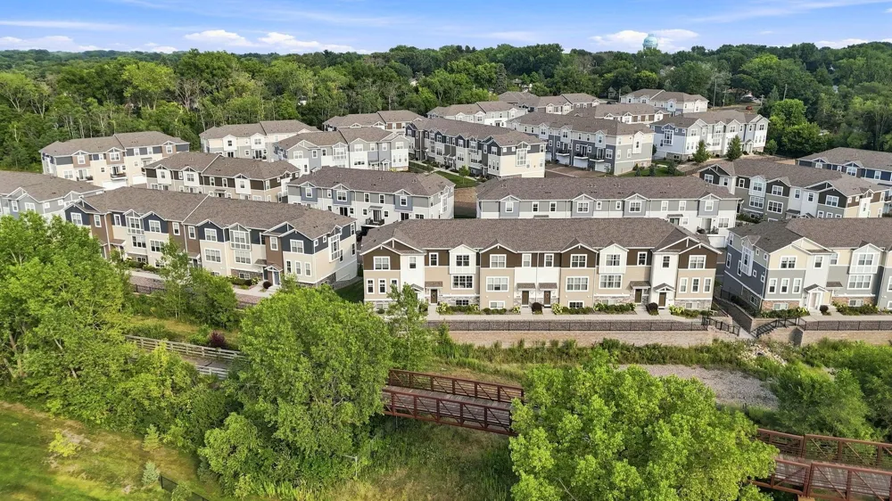 2217 Gateway Curve North Saint Paul, MN 55109