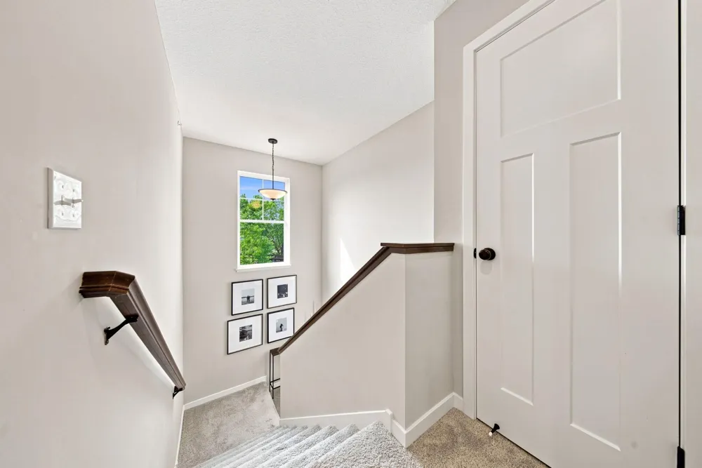 2217 Gateway Curve North Saint Paul, MN 55109
