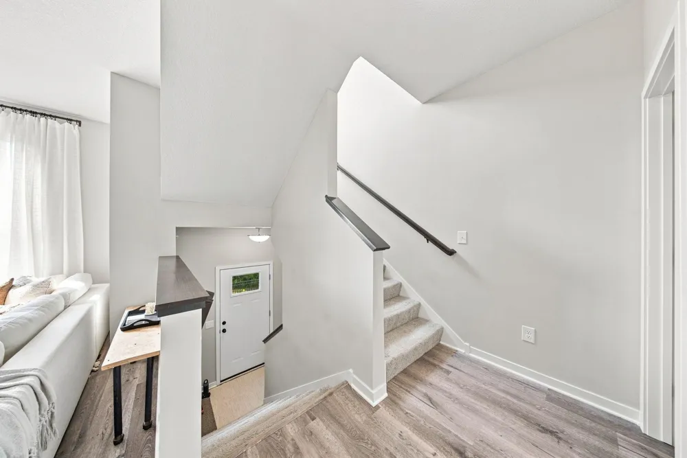 2217 Gateway Curve North Saint Paul, MN 55109