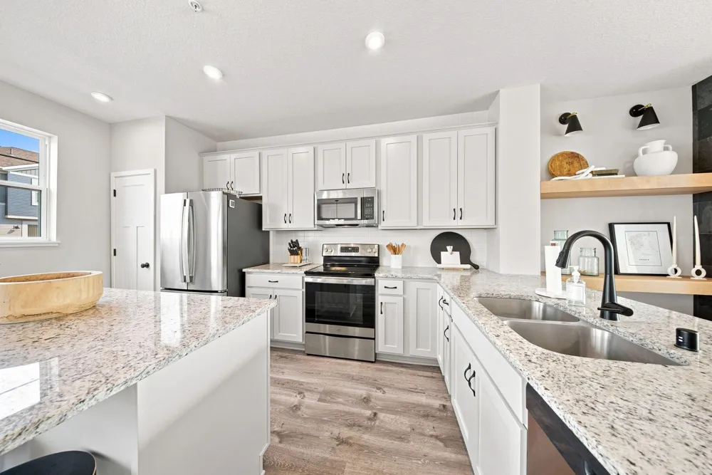 2217 Gateway Curve North Saint Paul, MN 55109