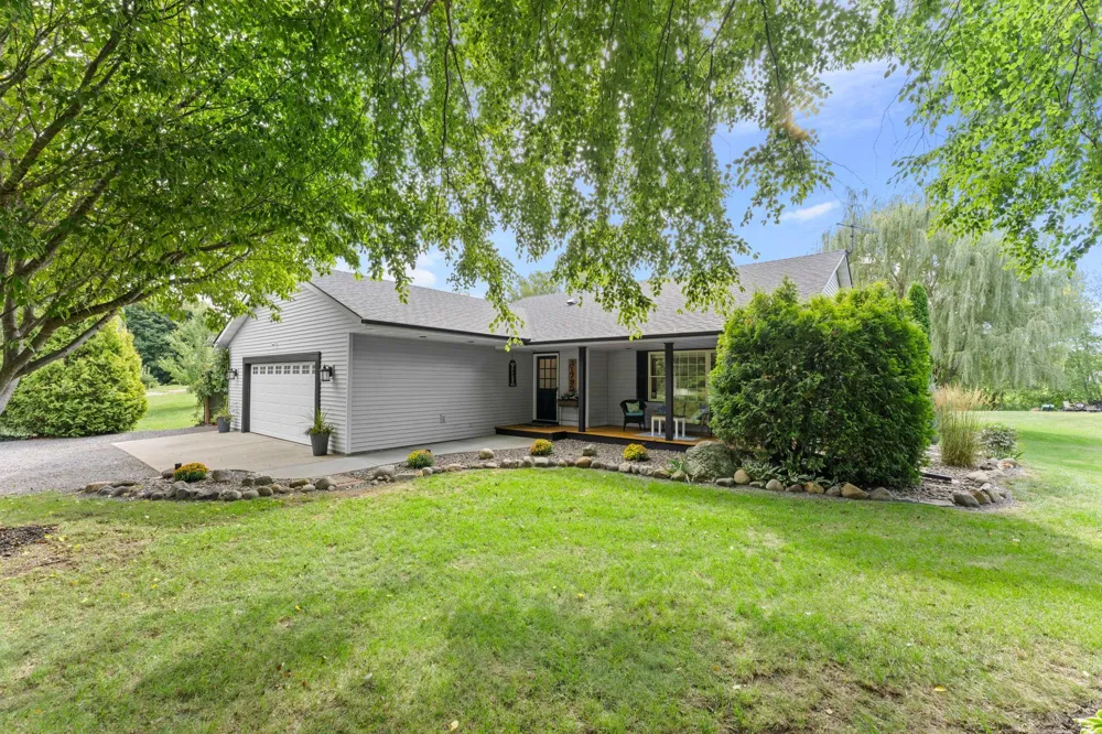 31795 Lakeway Drive NE Cambridge, MN 55008