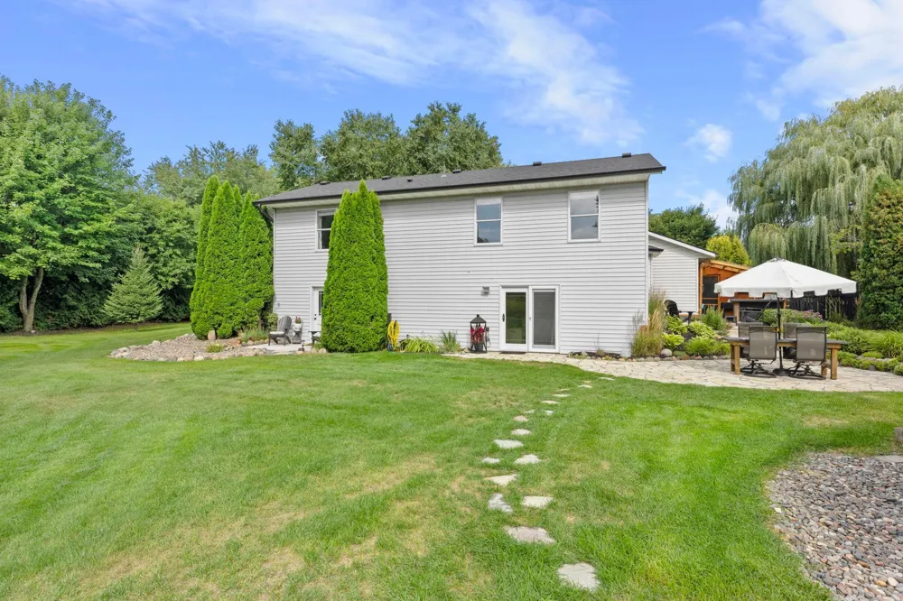31795 Lakeway Drive NE Cambridge, MN 55008