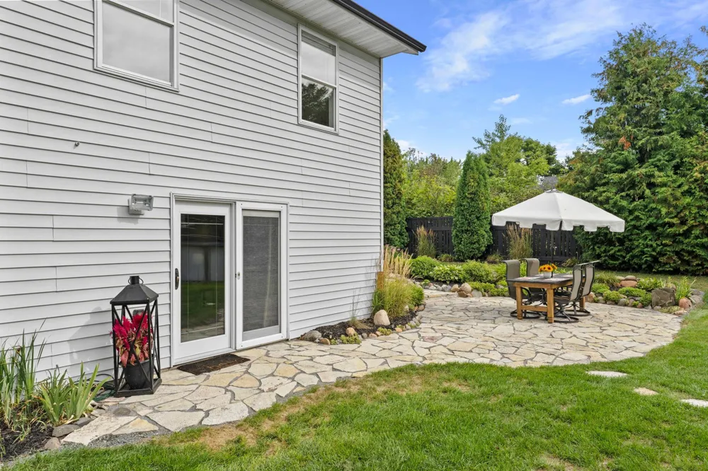 31795 Lakeway Drive NE Cambridge, MN 55008