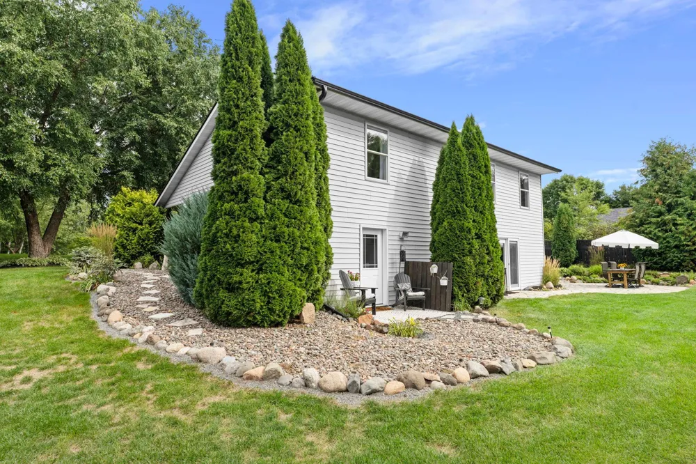 31795 Lakeway Drive NE Cambridge, MN 55008