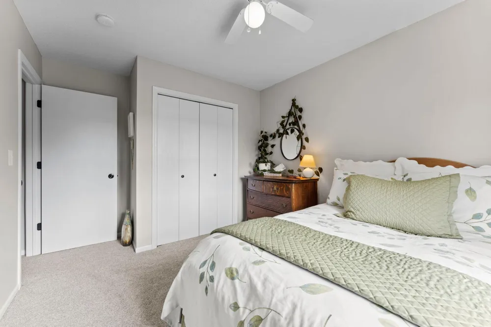 31795 Lakeway Drive NE Cambridge, MN 55008