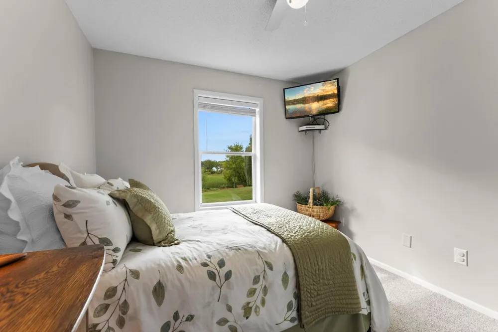 31795 Lakeway Drive NE Cambridge, MN 55008