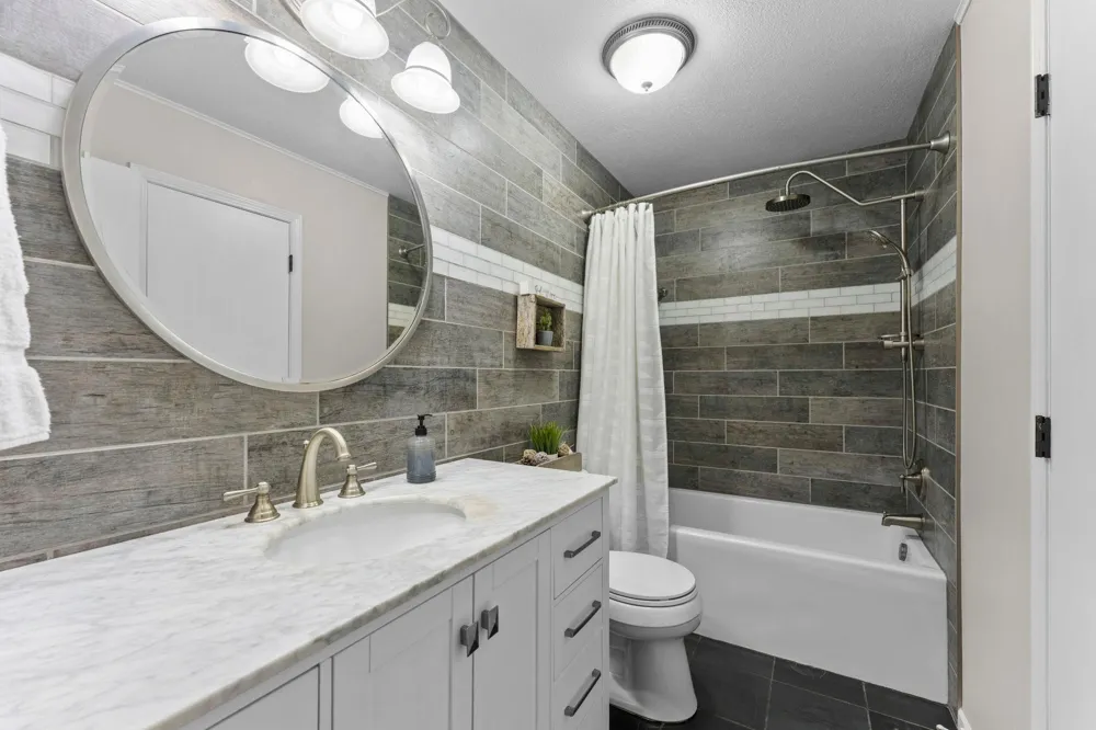 31795 Lakeway Drive NE Cambridge, MN 55008