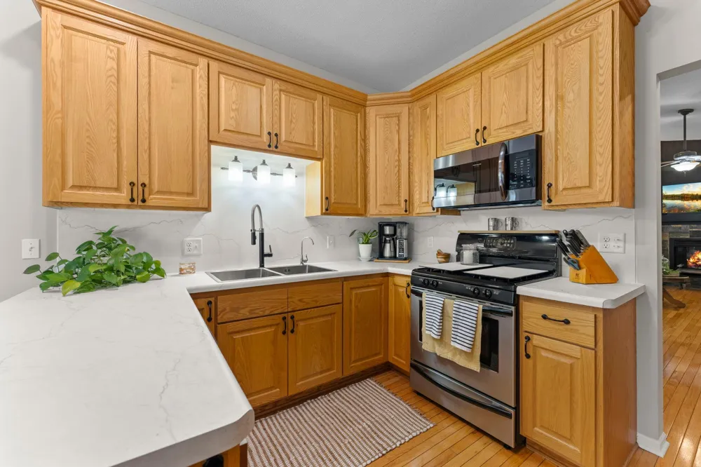 31795 Lakeway Drive NE Cambridge, MN 55008