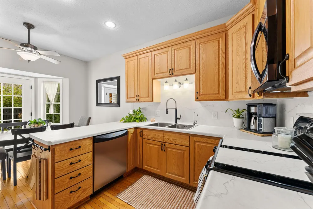 31795 Lakeway Drive NE Cambridge, MN 55008