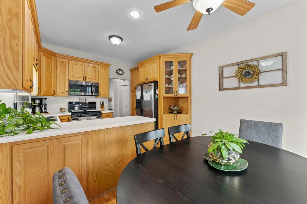 31795 Lakeway Drive NE Cambridge, MN 55008