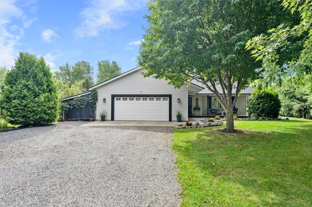 31795 Lakeway Drive NE Cambridge, MN 55008