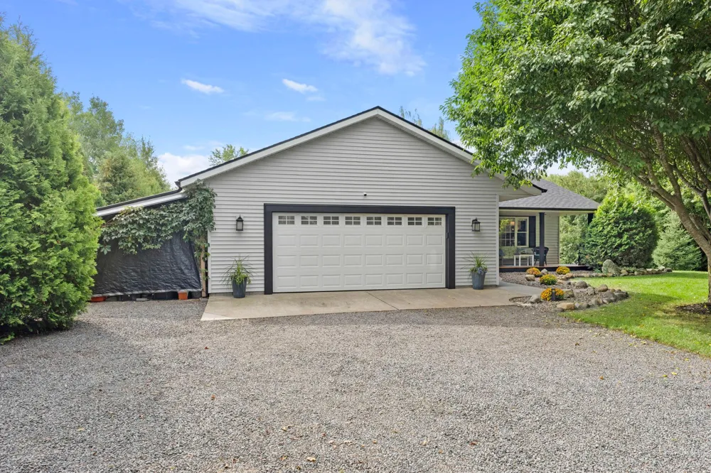 31795 Lakeway Drive NE Cambridge, MN 55008