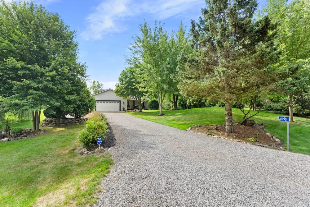 31795 Lakeway Drive NE Cambridge, MN 55008