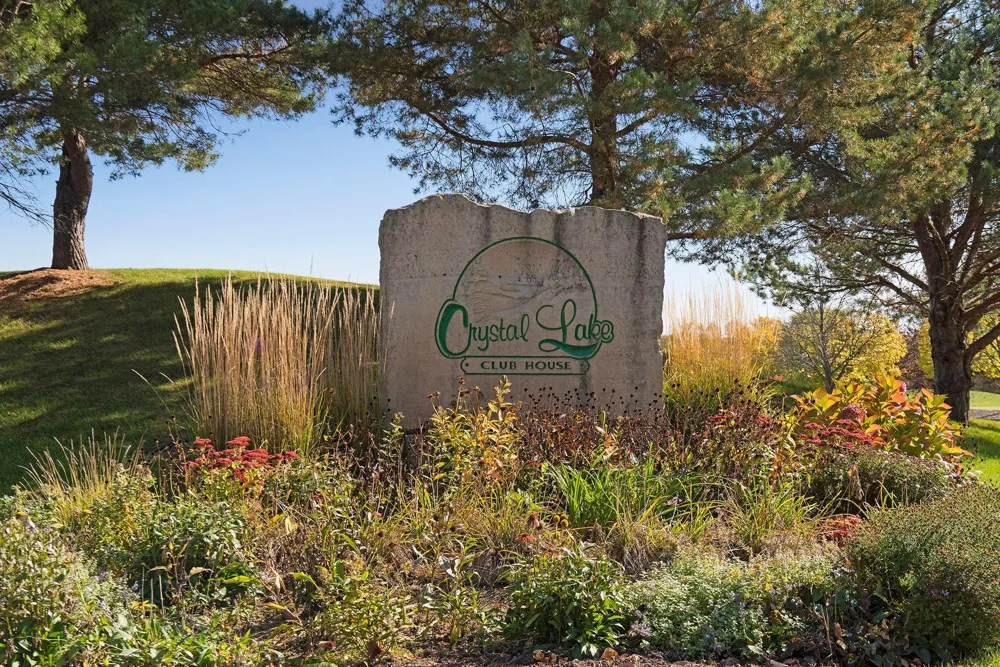 16015 Oak Shore Drive Lakeville, MN 55044