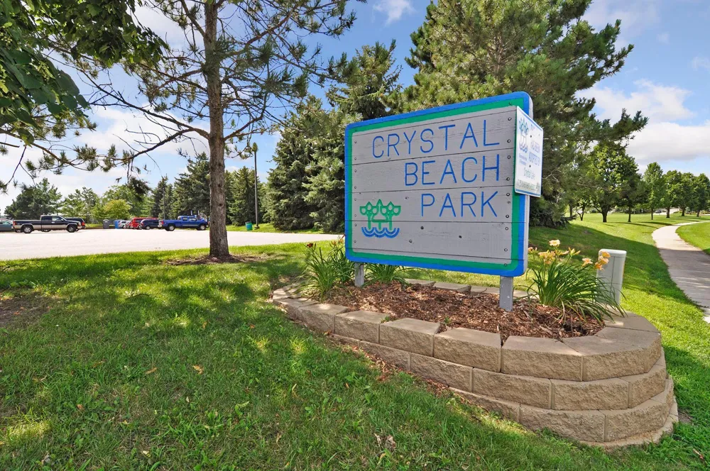 16015 Oak Shore Drive Lakeville, MN 55044