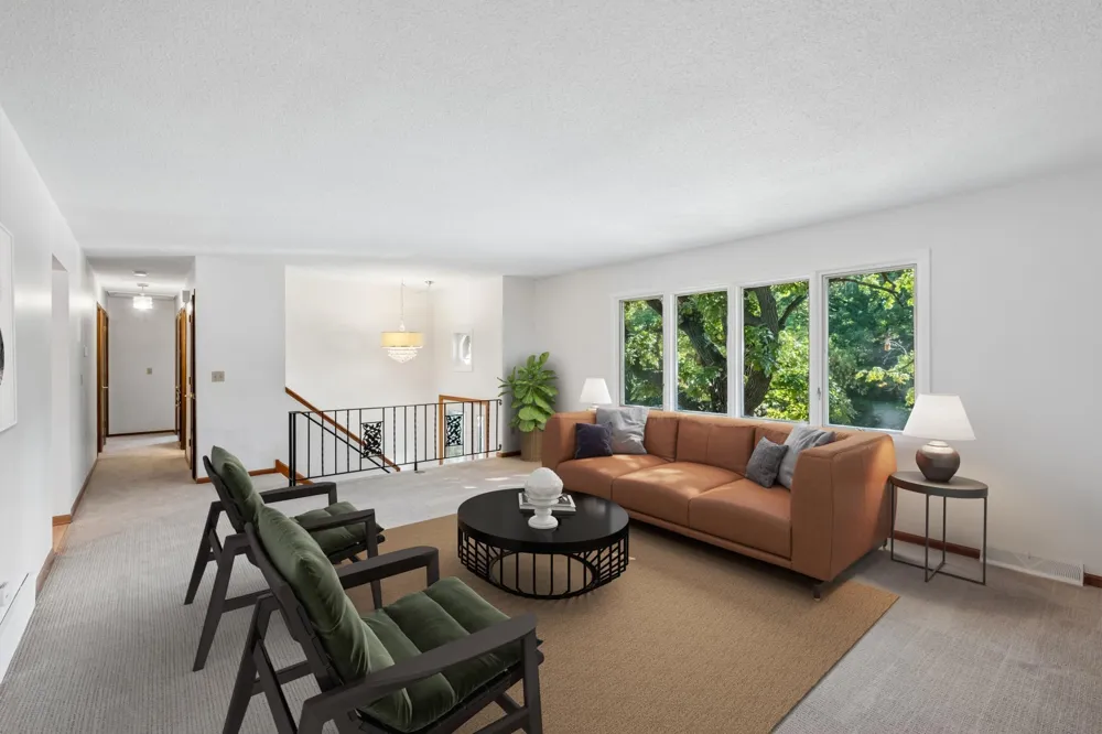 16015 Oak Shore Drive Lakeville, MN 55044