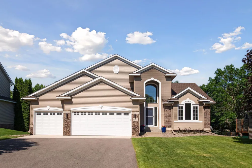 20911 Illinois Path Lakeville, MN 55044