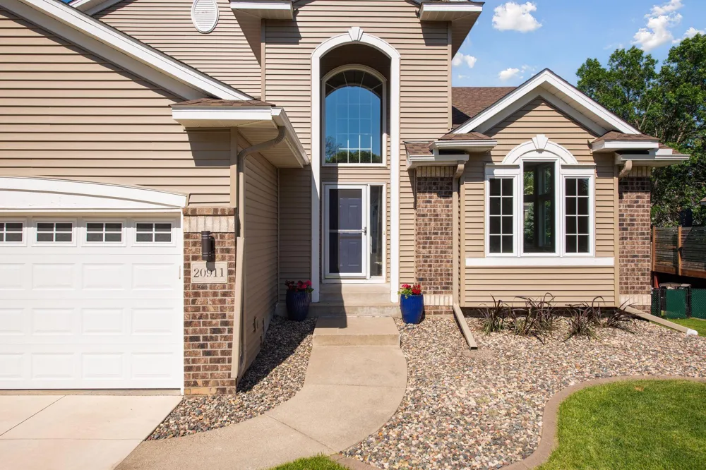 20911 Illinois Path Lakeville, MN 55044