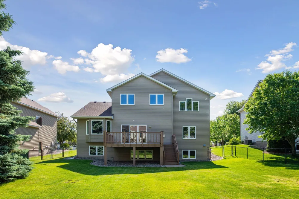 20911 Illinois Path Lakeville, MN 55044