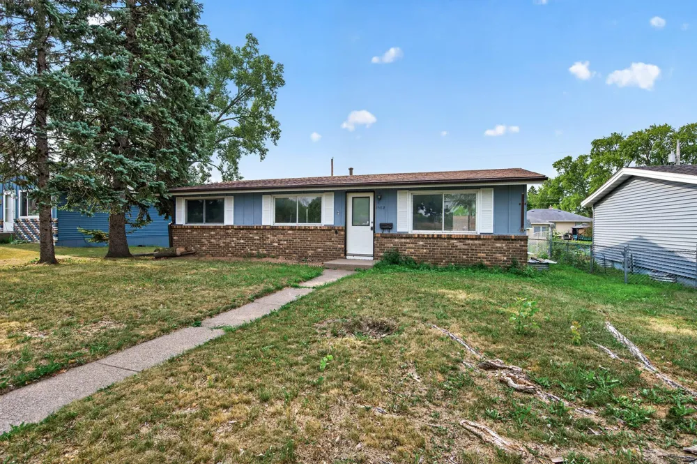 1582 3rd Street E Saint Paul, MN 55106